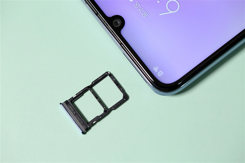 高通首次演示 iSIM 技术，如果演示成功将不再使用 SIM 卡？