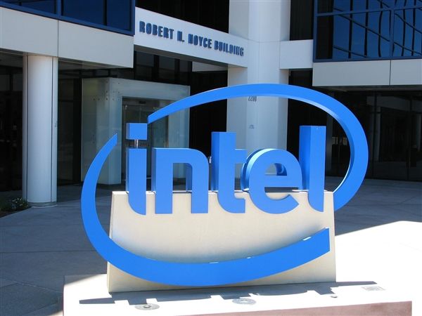 Intel官方偷跑8核心8代酷睿CPU