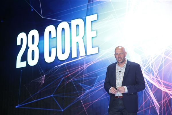 Intel宣布新一代28核心处理器！